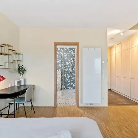 Cozy With Full Kitchen & Workspace Appartement