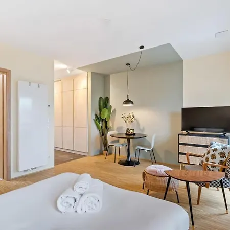 Appartement Cozy With Full Kitchen & Workspace