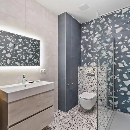 Cozy With Full Kitchen & Workspace Appartement Luxembourg