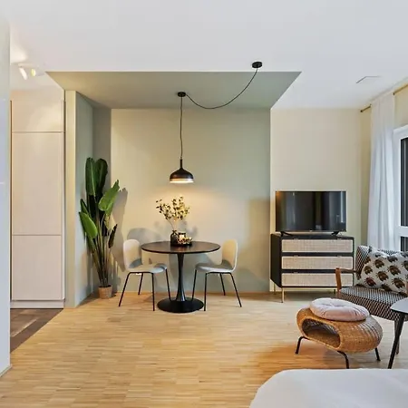 Apartment Cozy With Full Kitchen & Workspace